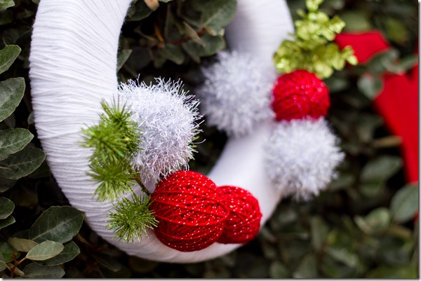 DIY Christmas Decorations, Yarn Wreath, Yarn Ball Decorations, Christmas Wreath, Dallas Event Planner